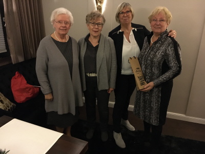 Die 3 Turnierbesten mit der Spielleiterin Ingrid Brust-Zuchiatti